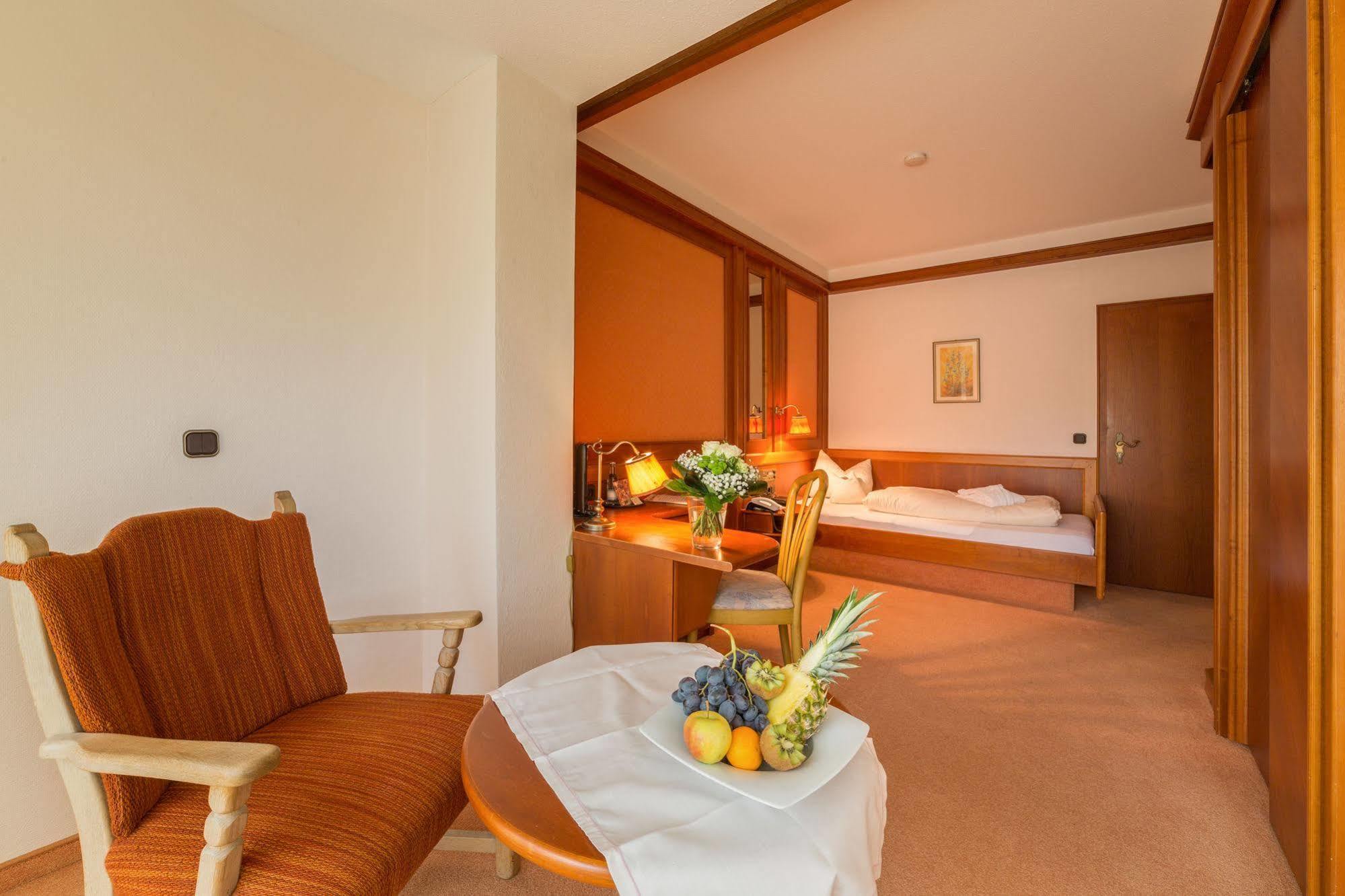 Hotel Bayernwinkel - Yoga & Ayurveda Bad Wörishofen Exteriör bild