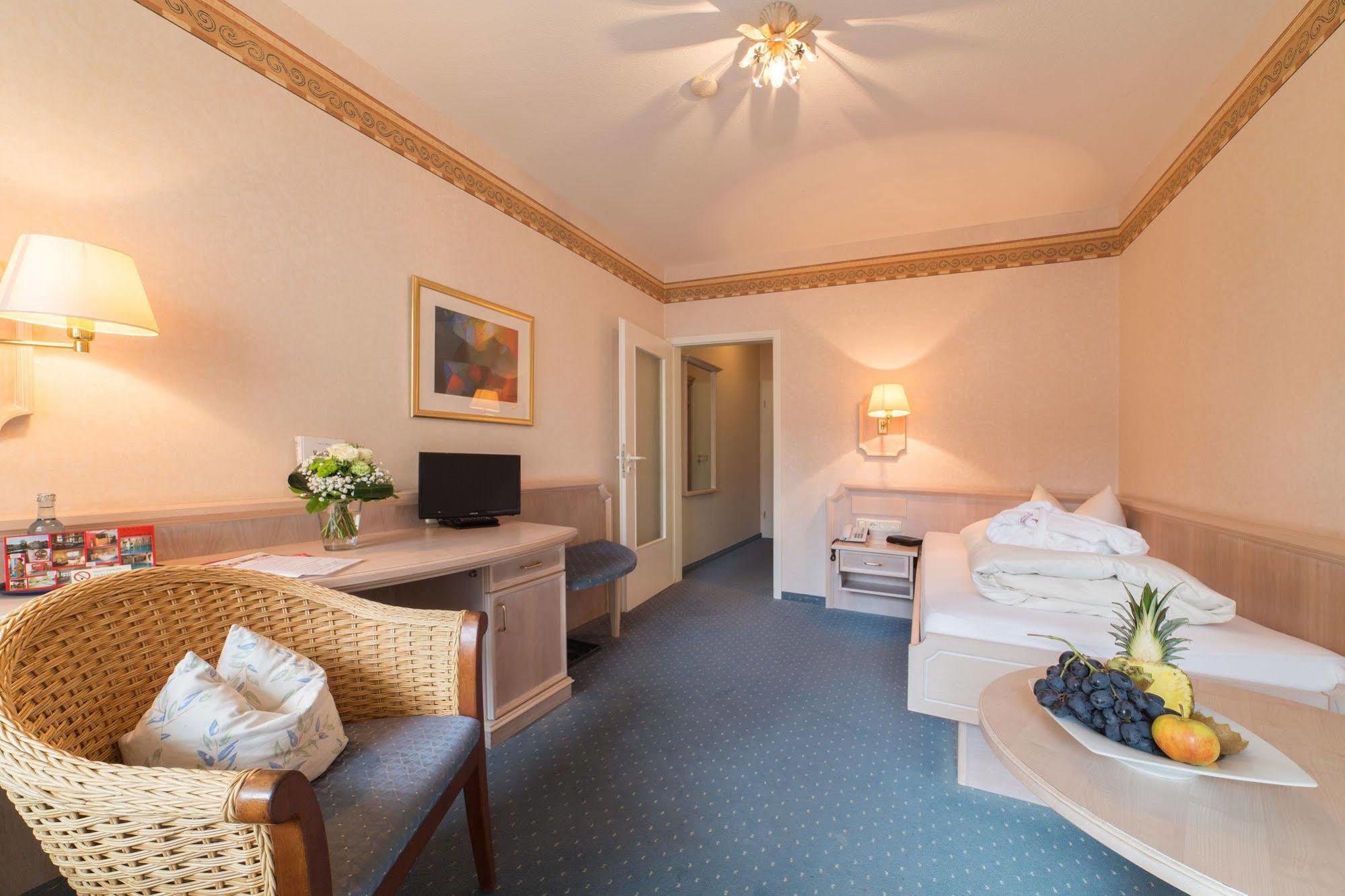 Hotel Bayernwinkel - Yoga & Ayurveda Bad Wörishofen Exteriör bild