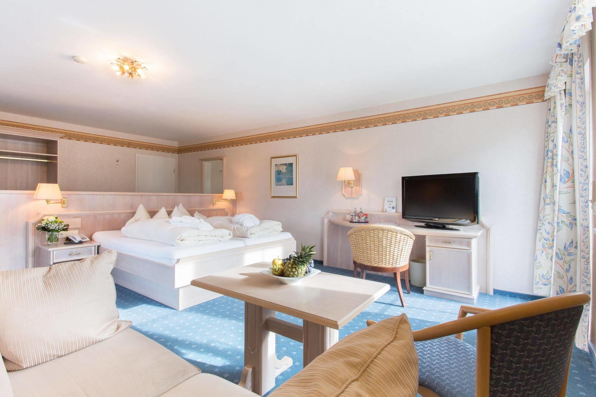 Hotel Bayernwinkel - Yoga & Ayurveda Bad Wörishofen Exteriör bild